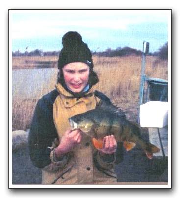 Henrik Varmer 2 kilos Aborre fra St. Vejle Å.  