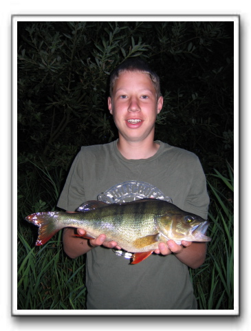 Mikkel Skårup med aborre på 1050 gr.