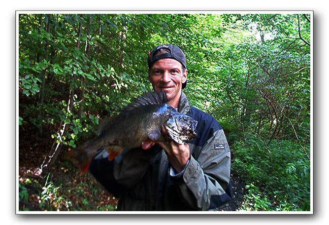 Kim McBean med en Aborre på 2.200 gr